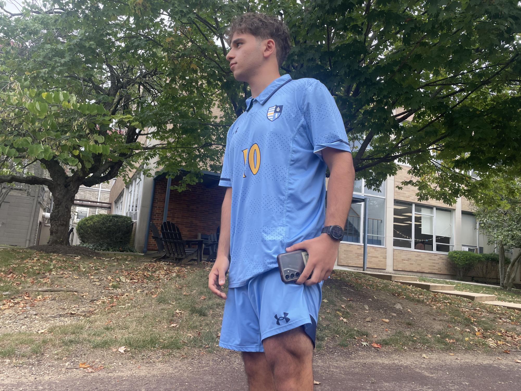 Gio shows off his newly healed knee