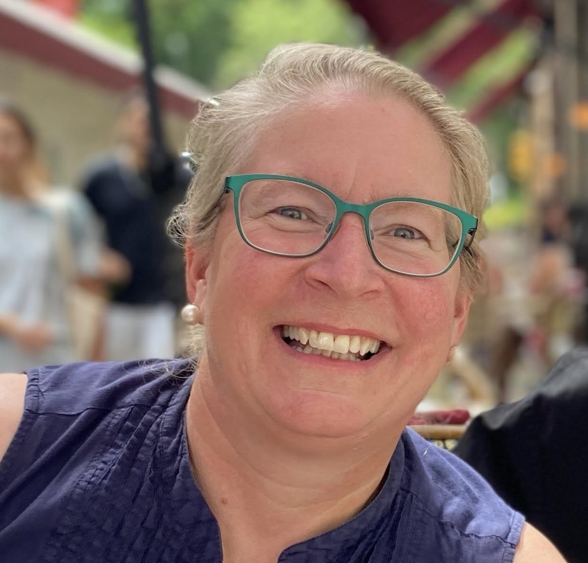 Mahjong and Friendship: How Madame Kasten Found Her Weekend Hobby